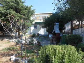 Apartman Davorka - Karlobag - 1