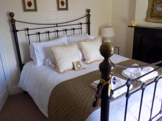Traditional homely welsh town house, 4 bedroom "aunty Mary's" - 8