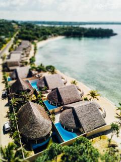 Waves at Surfside - Port Vila - 2
