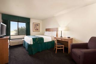 Travelodge by Wyndham Pecos - Pecos - 2
