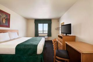 Travelodge by Wyndham Pecos - Pecos - 4