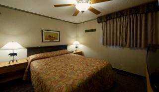 Douglas Fir Resort & Chalets - Banff - 4