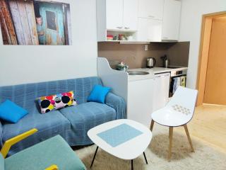 Sirma's Unique Artsy Modern Quiet 1-Bdrm in the Heart of Skopje - Skopje - 7