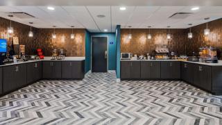 Best Western Plus Bloomington East - 2