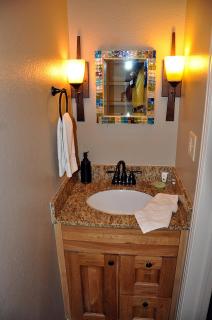 Remodeled 2 Bedroom East Vail Condo 6G with Hot Tub Market Free Shuttle - 8