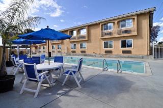 Best Western Plus Brookside Inn - 5