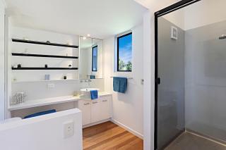 Barefoot Bungalow - Castaways Beach - 1