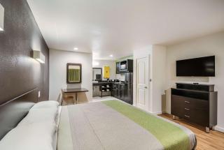 Studio 6-Huntsville, TX - 1