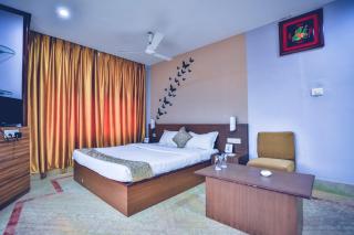 The Blue Lagoon Hotel Premium - Cuttack - 4