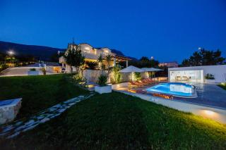 Sun-kissed luxury Mediterranean villa - Kaštela - 0