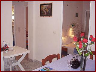 Blue Lake Holiday Homes - Keri Summer Escape - Kerion - 2