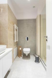 Stadium 1bdr HiEnd quiet Flat Top Location - 7