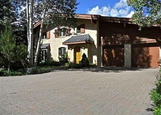 Cascade Village Area 5 bed 4 bath, Walk to lift! - 4