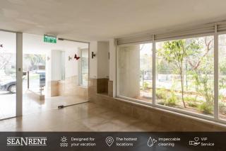 Modern 2BR Apt w Private Parking in City Center by Sea N' Rent - Ramat HaSharon - 1