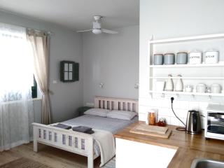 Desert Rose Room - 0