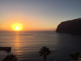 Romantic Retreat with Marine View - Acantilado de los Gigantes - 1
