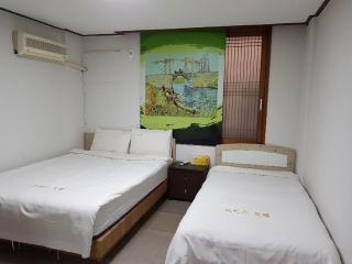 Twins Hotel - Jeju-stad - 1