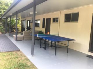 Heated Pool & Tropical Private Open Space - Trinity Beach - 4
