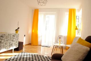 Yellow Apartment oposite ZOO (5 minutes walk to the Old Town) - 3