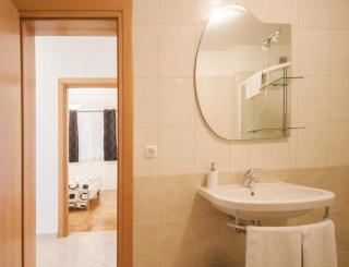 Seaside apartments with a swimming pool Okrug Gornji, Ciovo - 5959 - 3