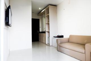 Comfy 1BR Twin Tower Apartment By Travelio - Surabaya - 3