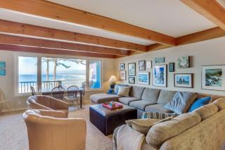 Spectacular Seaside Surf-View Home - 6