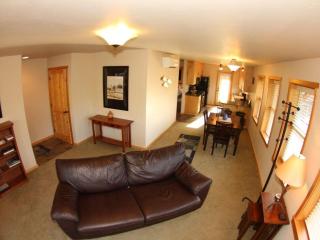 Hutson's Hideaway 30 Day - 1