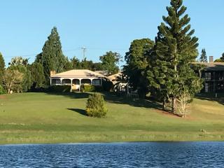 Lakefront holiday villa - Yungaburra - 9