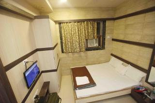 Hotel Al Moazin - Mumbai - 9
