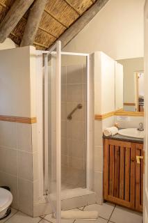 Coral Tree Cottages - Harkerville - 5
