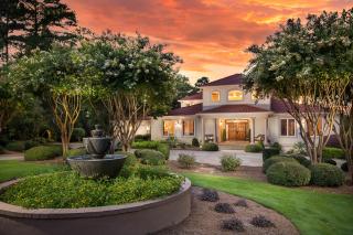 The Villa - Greensboro - 8