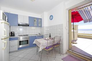 Apartments by the sea Split - 7589 - 2
