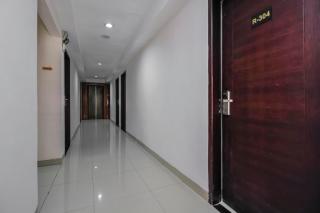 RedDoorz Plus near Galaxy Bekasi - Bekasi - 3