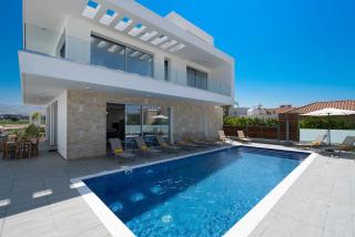 Sea Point Villas Luxury Villas with Private Pools in Coral Bay - 1