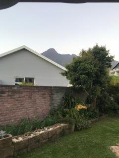 The Railway Cottage - George - 4