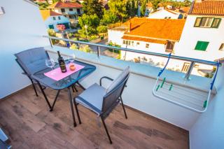 Apartments and Rooms Skalinada - Murter - 9