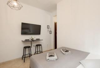 Central Studio! Fiber WiFi, AC, Private, Self Check-in! - Thessaloniki - 7