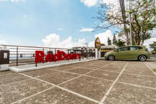 RedDoorz Plus at The Ridge Tagaytay - Tagaytay - 8