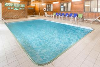 Days Inn & Suites by Wyndham Davenport East - Davenport - 6