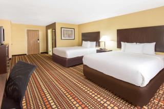 Days Inn & Suites by Wyndham Davenport East - Davenport - 4