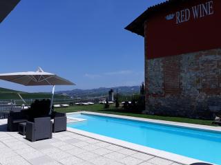 Red Wine Camere - La Morra - 4