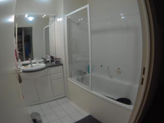 Allées d'Etigny T1Bis 41 m2 1 chambre 4 couchages 200 m de la Crémaillère Express 400 m des Thermes - 2