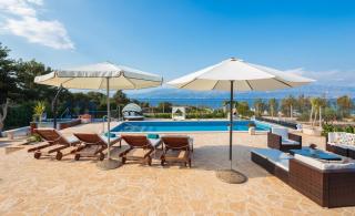 Seaside luxury villa with a swimming pool Mirca, Brac - 16183 - 1