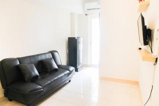 Simply Minimalist 2BR The Springlake Summarecon Apartment By Travelio - Bekasi - 4
