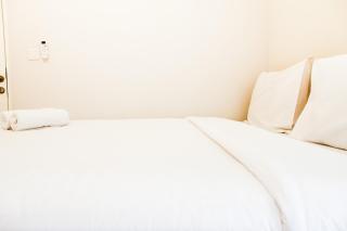 Simply Minimalist 2BR The Springlake Summarecon Apartment By Travelio - Bekasi - 8