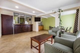 Rodeway Inn - Laurens - 2