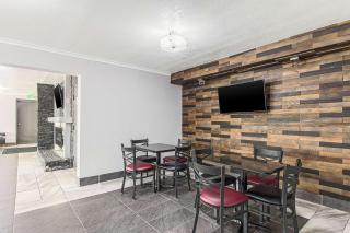 Quality Inn - Forest City - 8