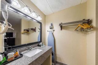 Quality Inn - Forest City - 3