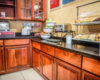 Quality Inn & Suites - Roswell - 3