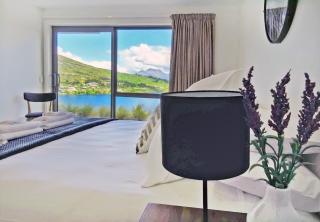 Executive Living in Bluewater - Queenstown - 4